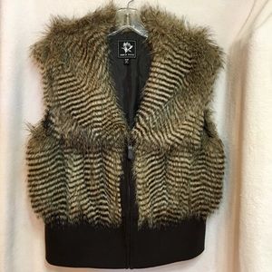 ABBIE MAGS VEST SIZE (XL)